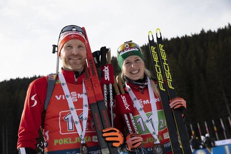 NordicFocus 25.01.2020, Pokljuka, Slovenia (SLO):Simon Eder (AUT), Lisa Theresa Hauser (AUT), (l-r) - IBU world cup biathlon, single mixed relay, Pokljuka (SLO). www.nordicfocus.com. © Manzoni/NordicFocus. Every downloaded picture is fee-liable.