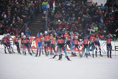 NordicFocus 12.01.2020, Oberhof, Germany (GER):Martin Fourcade (FRA), Tarjei Boe (NOR), Johannes Dale (NOR), Simon Desthieux (FRA), Julian Eberhard (AUT), Lukas Hofer (ITA), (l-r) - IBU world cup biathlon, mass men, Oberhof (GER). www.nordicfocus.com. © Manzoni/No