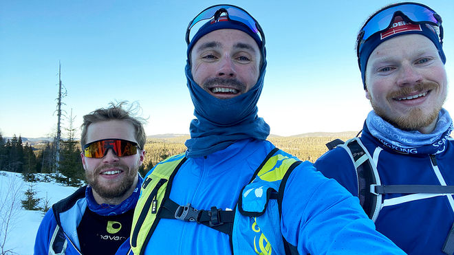 HANS CHRISTER HOLUND (mitten) åkte 204 km på lördagens träningstur utanför Oslo med kopmisar Sjur Obrestad Gabrielsen (tv) och Johan Tjelle. Foto: PRIVAT