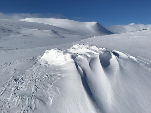 Foto snø og fjell
