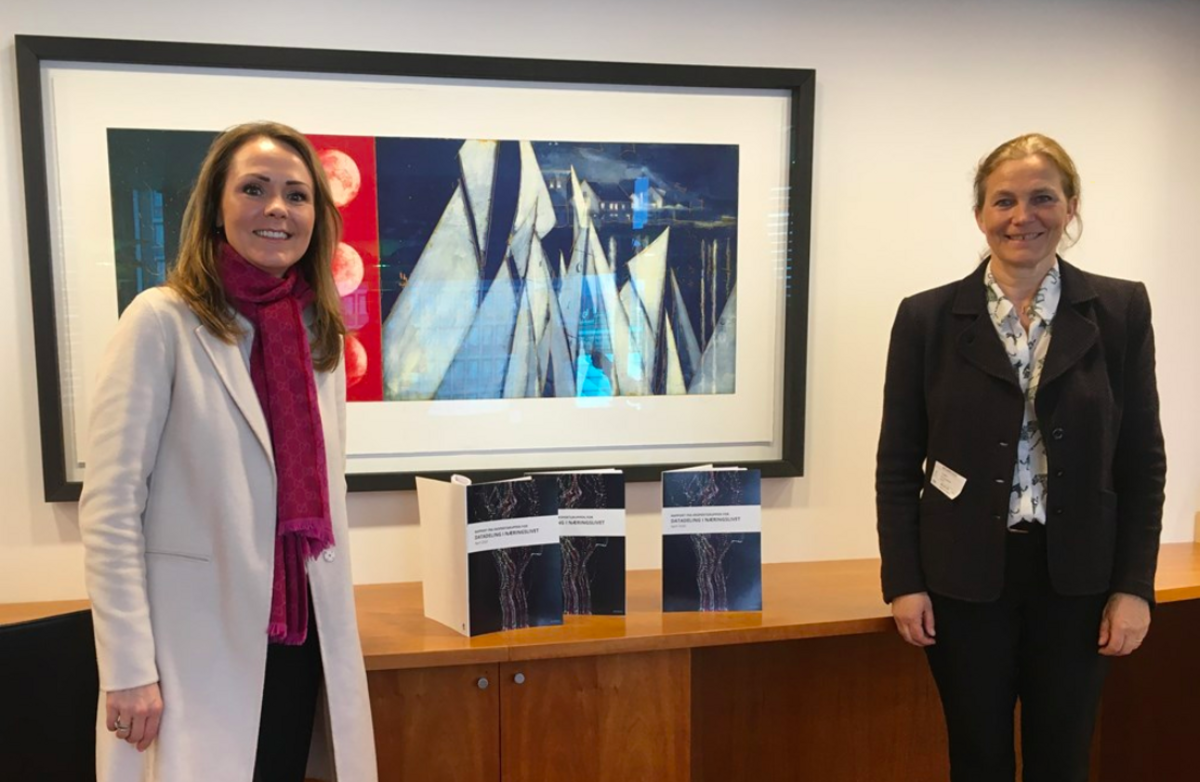 Ekspertgruppen, ledet av konsernsjef for SINTEF Alexandra Bech Gjørv, overleverte 06.04.20 rapporten "Datadeling i næringslivet" til distrikts- og digitaliseringsminister Linda Hofstad Helleland. Foto: KMD.