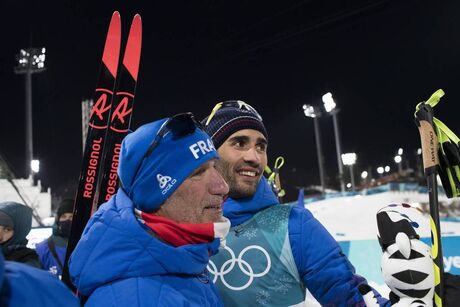NordicFocus 12.02.2018, Pyeongchang, Korea (KOR):Jean Paul Giachino (FRA), coach Team France, Martin Fourcade (FRA), (l-r) - XXIII. Olympic Winter Games Pyeongchang 2018, biathlon, pursuit men, Pyeongchang (KOR). www.nordicfocus.com. © Manzoni/NordicFocus. Every do
