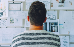 det er ulike former for sjokk som typisk setter i gang innovasjonsprosesser, skriver Oscar Amundsen, professor i organisasjonsforskning ved NTNU. Foto: Startup Stock Photos