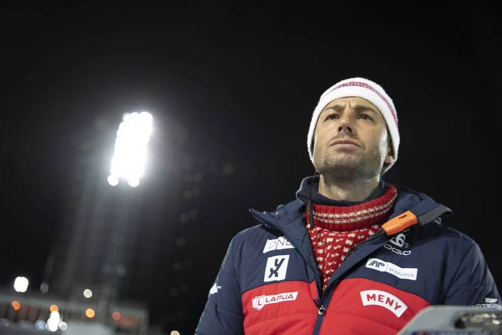 04.12.2019, Oestersund, Sweden, (SWE):Patrick Oberegger (ITA) coach Team Norway - IBU world cup biathlon, individual men, Oestersund (SWE). www.nordicfocus.com. © Manzoni/NordicFocus. Every downloaded picture is fee-liable.