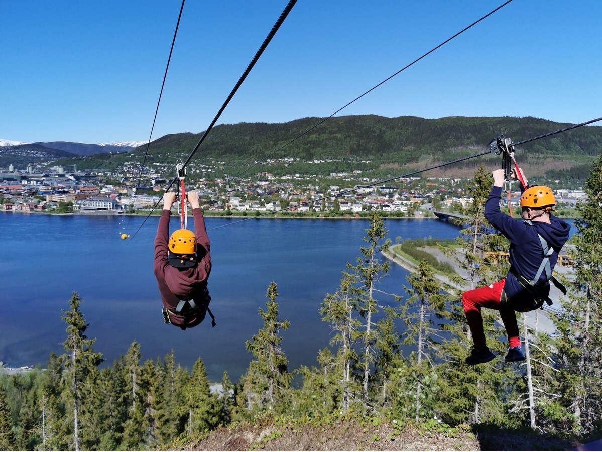 Klassetur med Seløy Kystferie_zip-line