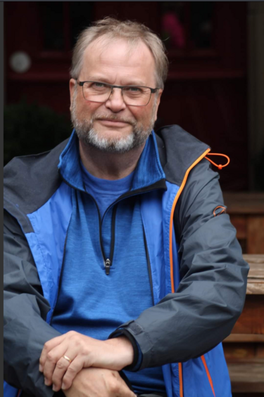 Vesa Heikki Jäntti har ledet geodatakontoret i Bodø kommune 2009¬–2018, og er nå rådgiver Byutvikling, prosjekt og mobilitet i Teknisk avdeling i kommunen. Foto: M. Johansen