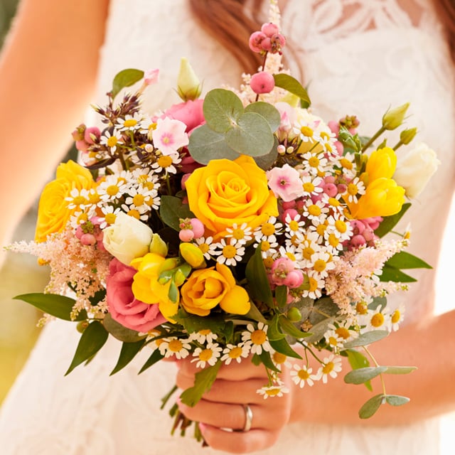 floriss-bryllup-brudebukett-gul-roser-sommer-2.jpg