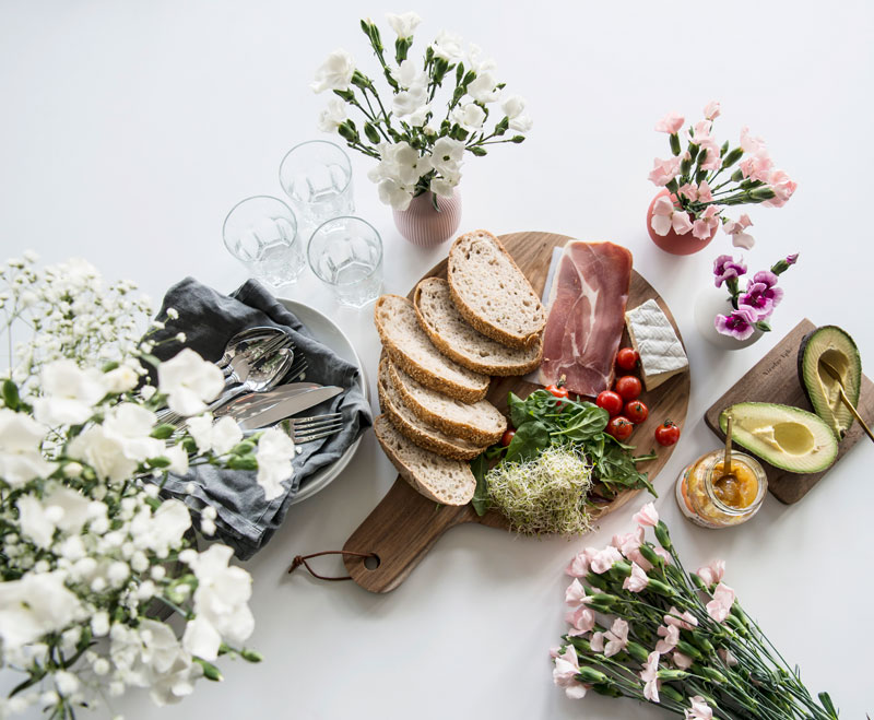 floriss-nellik-paa-frokostbordet.jpg