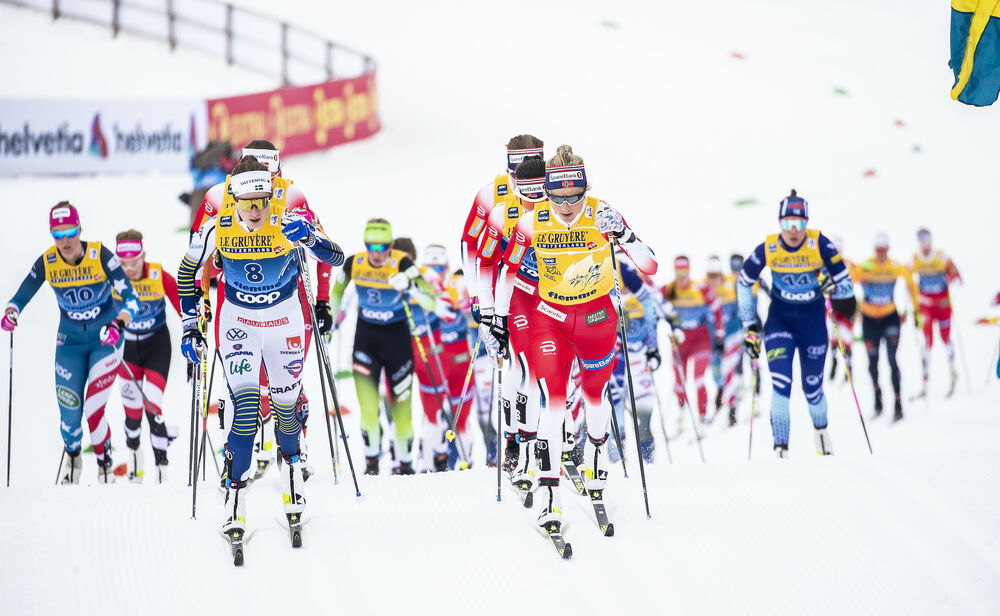 03.01.2020, Val di Fiemme, Italy (ITA):Ebba Andersson (SWE), Therese Johaug (NOR), (l-r)  - FIS world cup cross-country, tour de ski, mass women, Val di Fiemme (ITA). www.nordicfocus.com. © Modica/NordicFocus. Every downloaded picture is fee-liable.