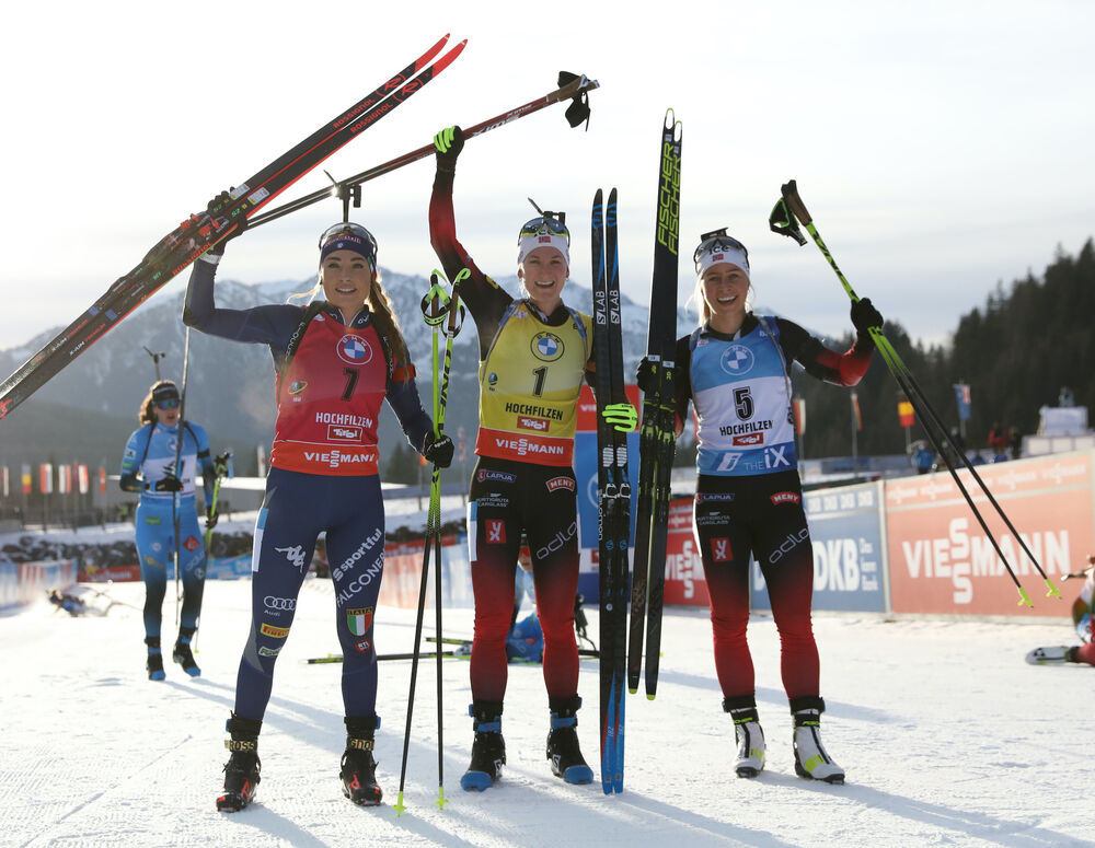 20.12.2020, Hochfilzen, Austria (AUT):Dorothea Wierer (ITA), Marte Olsbu Roeiseland (NOR), Tiril Eckhoff (NOR), (l-r) -  IBU World Cup Biathlon, mass women, Hochfilzen (AUT). www.nordicfocus.com. © Manzoni/NordicFocus. Every downloaded picture is fee-li
