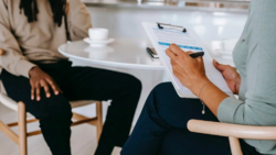 PSYKOMETRI: – Testfeltet er til dels uoversiktlig, sier psykologspesialist og ansvarlig for rapporten, Tanya Ryder. Foto: Alex Green, Pexels.