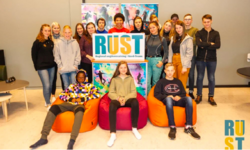 Ungdomsrådene i Nord-Troms får årlig opplæring i ungdomsrådsarbeid på RUST-konferansen. Foto: Marie Baird