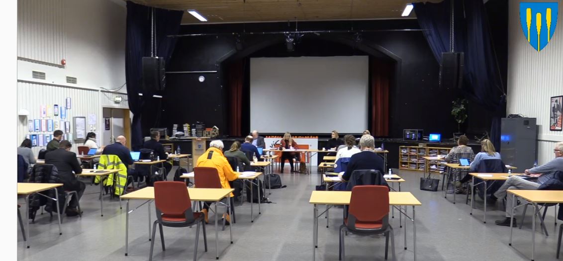 Kommunestyremøte 12