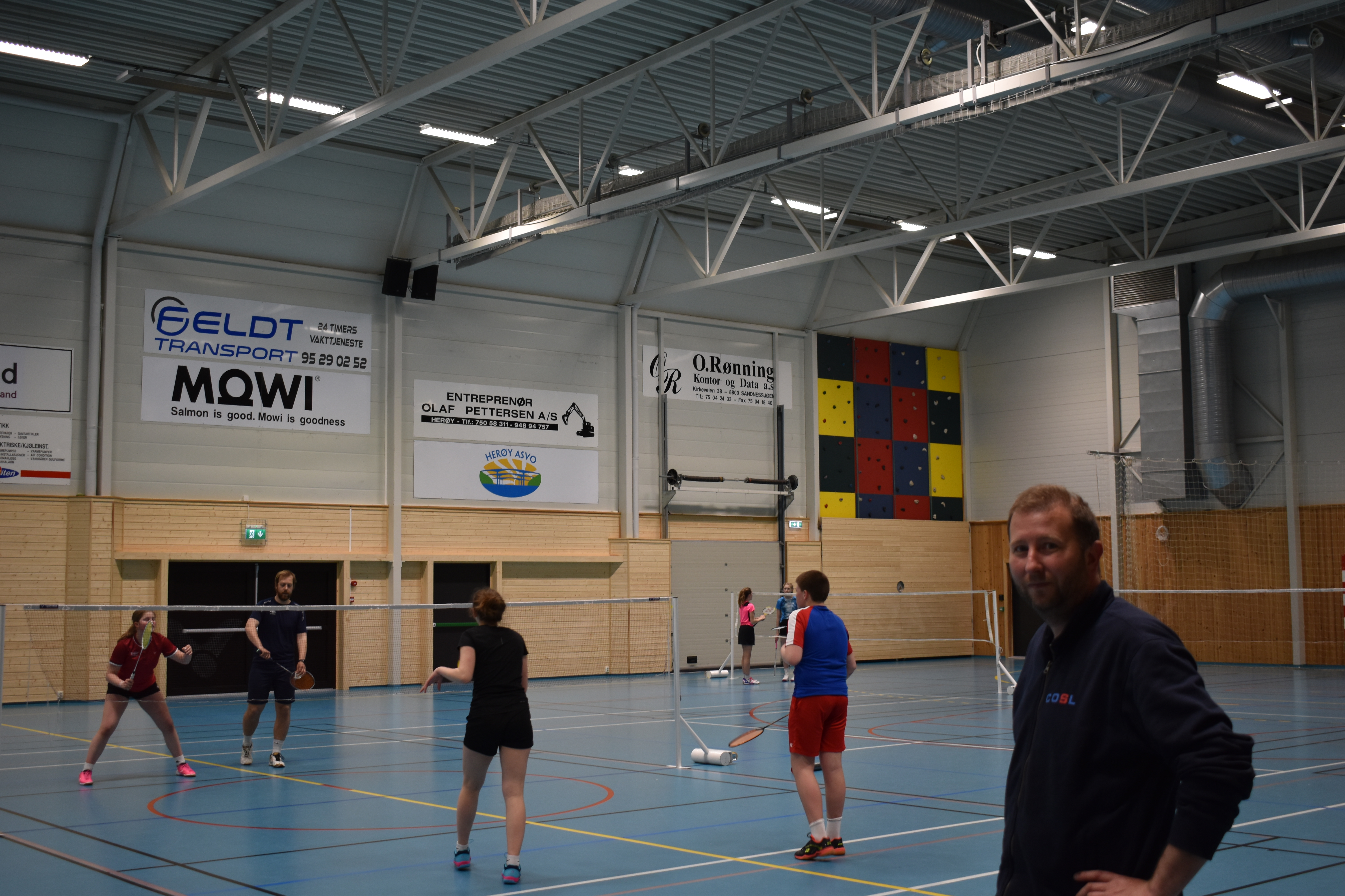 Nye lys i Herøyhallen_Kent Roger