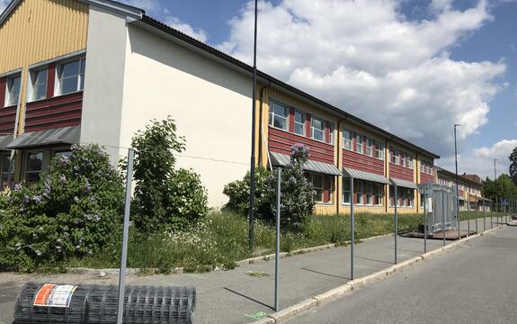 Sikring av området rundt Åsgård skole er i gang. Foto Ås kommune/Kari Skarheim