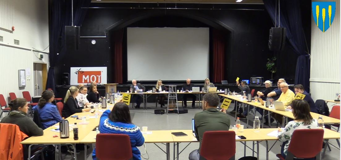 Komunestyremøte 15