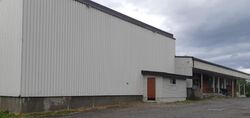 Storslett svømmehall og gymsal