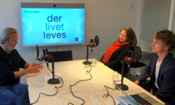 Programleder Kjell Erik Saure (f.v.) har Fredrik Gulowsen, gründer i Nyby, og fagsjef i KS, Anne Romsaas, som gjester i denne episoden av KS-podden
