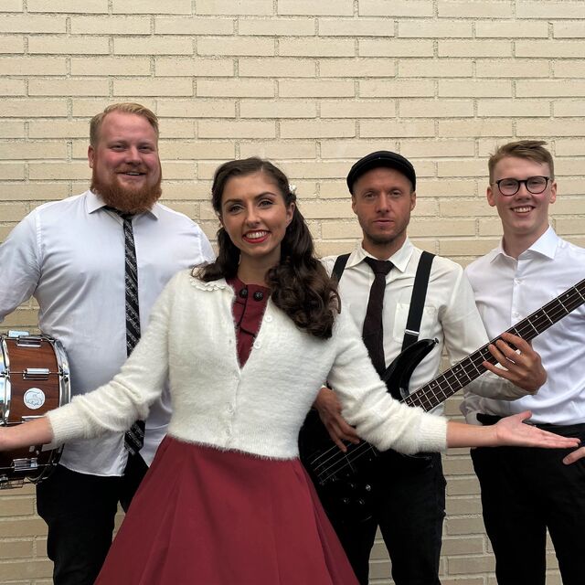 Swingin\\\' Christmas - Anniken Lindbak med band
