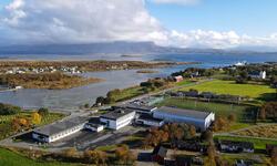 Dronebilde 2021_skolen mot øst