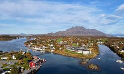 Brygga og Herøy sykehjem mot nord