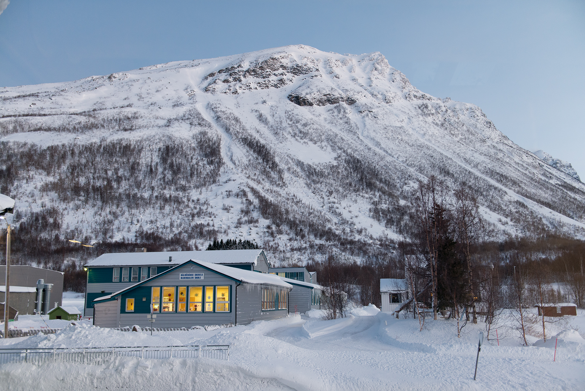 Olderdalen skole på vinteren til fri bruk for alle JKN Olderdalen skole på vinteren til fri bruk for alle JKN