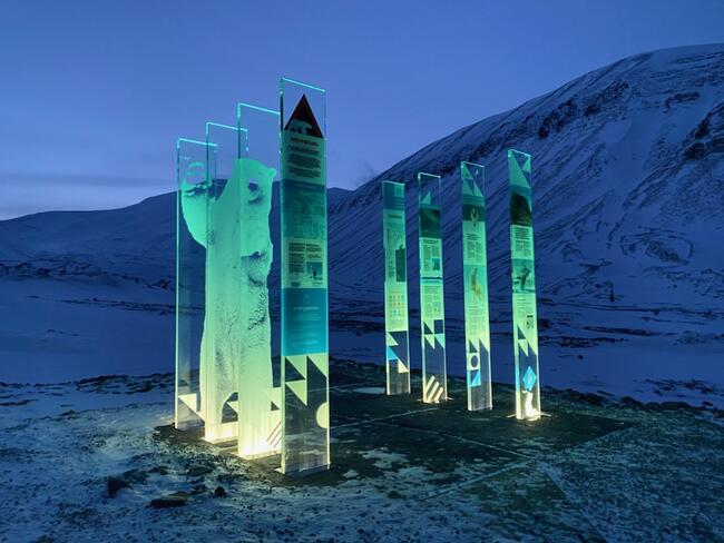 Skiltstasjon i Longyearbyen