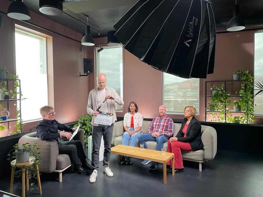 Kirsti Kierulf i studioopptak til «Grønn Hyttelab» og debatt om grønn utvikling Bilde fra opptak til grønn hyttelabb