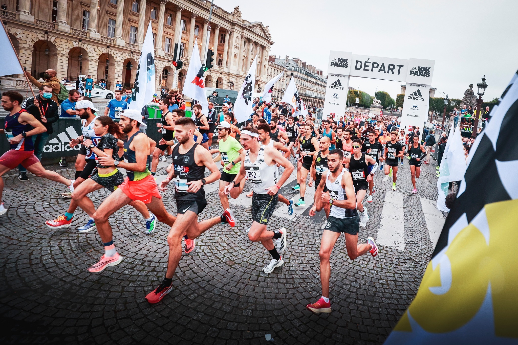 Прямой эфир марафон париж. Полумарафон париж. Парижский полумарафон 2022. Париж 2024 проект. Парижский марафон 2023.