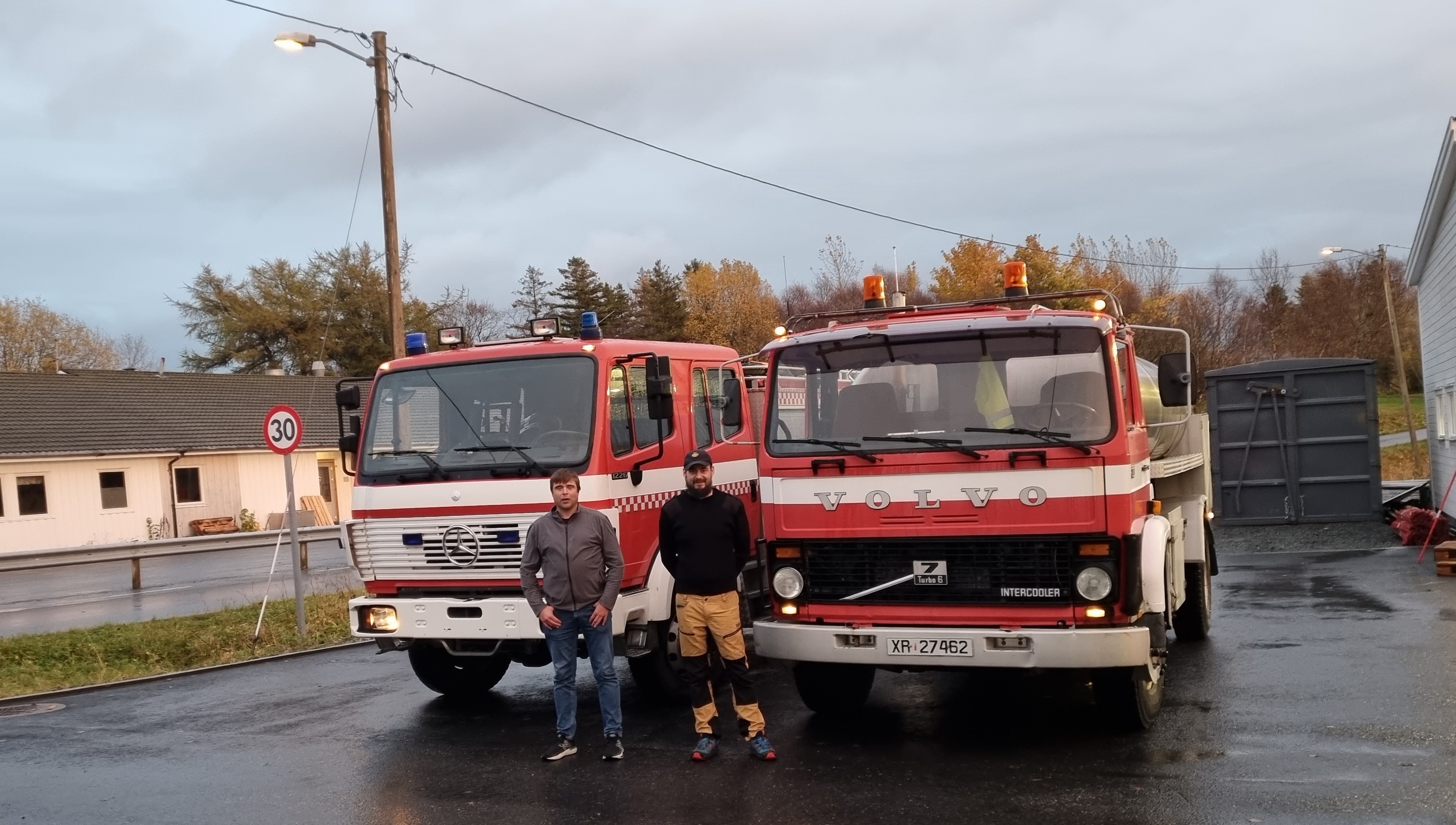 Gammel brannbil og tankbil til Ukraina_Joakim og