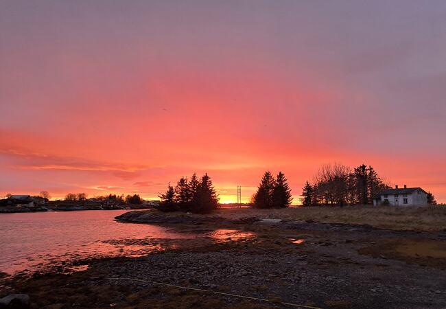 Fin solnedgang fra Tennsundet. (Foto: Kristin Grande)