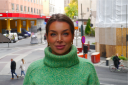 Charlotte Husomanovic fikk toppkarakter på masteroppgaven sin om NAV-veilederes erfaring og bruk av hjemmekontor under pandemien. Foto: NAV