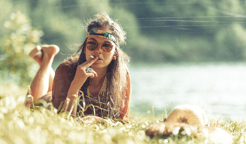 Hippie i gresset