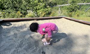Barn som leker i sandkasse, Roa barnehage