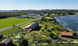Oversiktsbilde over bygdetunet på Herøy