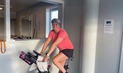 Ann-Kristin Lenning er frivillig spinninginstruktør på treningssenteret.