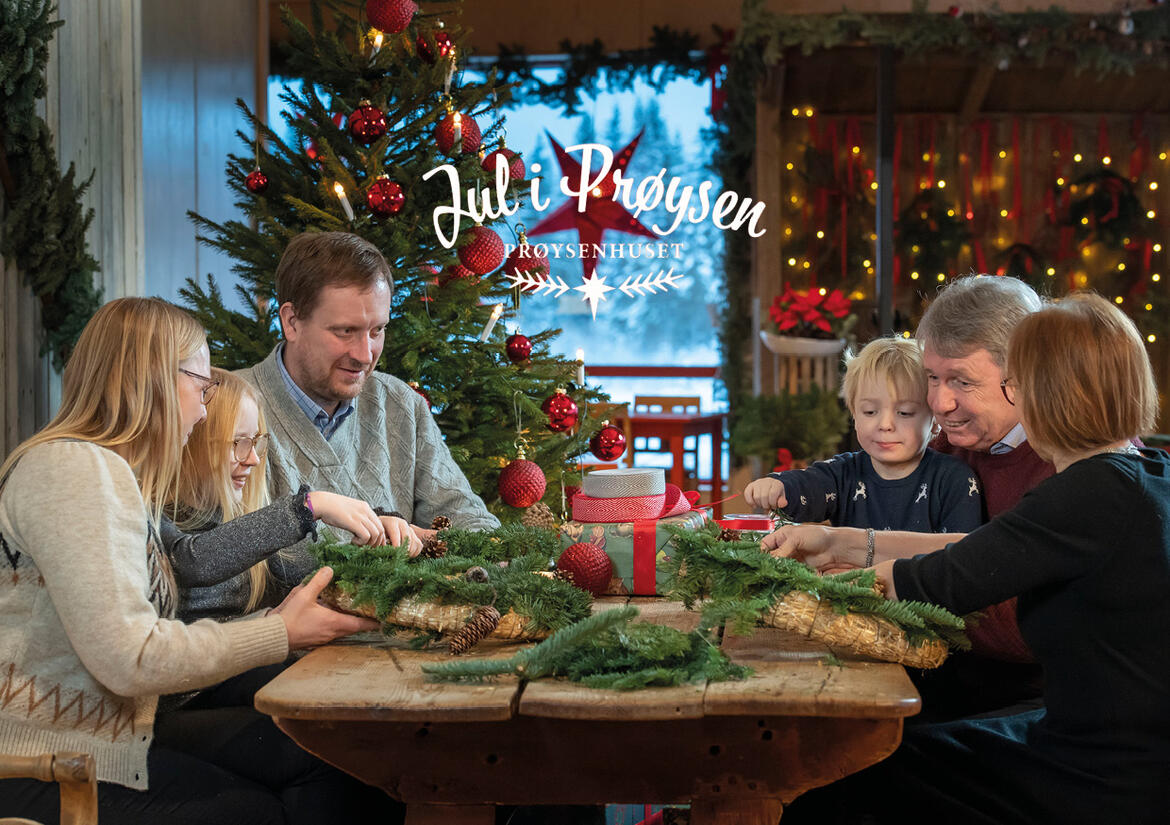 Barn som lager julepynt på Prøysenhuset