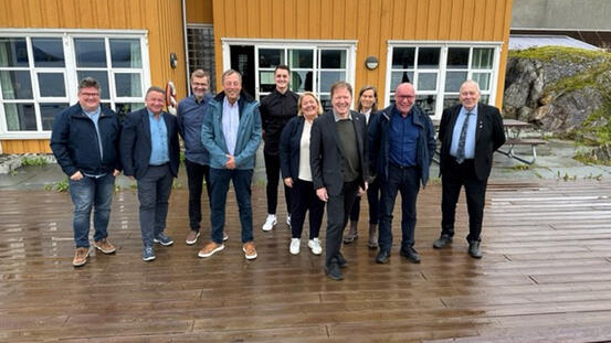 Lørdag 1. oktober besøkte kommunalminister Sigbjørn Gjelsvik NATRE på Hemnesberget