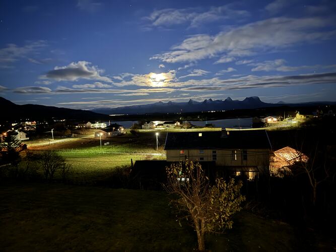 Kveldsbilde fra Seløy. (Foto: Svein-Cato Jakobsen)