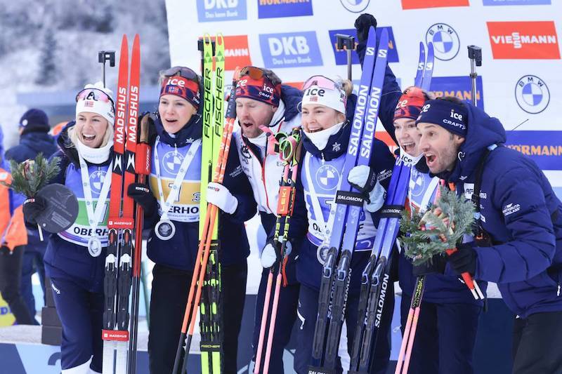 Les Biathlètes Françaises, La "dream Team Bleue", Remportent Le Relais ...