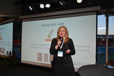 Styreleder i NKF digital, Stina Kathrin Lillevik, under DIKT-konferansen i 2022. Foto: Kjell M. Jakobsen