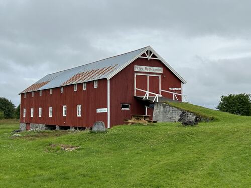 Fjøsen er hovedbase for Herøy bygdesamling og blir også en del brukt til ulike arrangement.