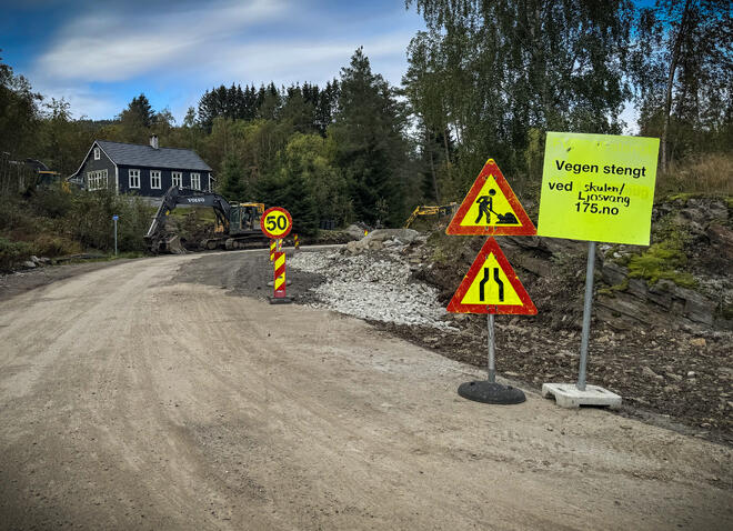 bilde av stengt veg på Lambhaug