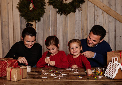 familie på Juleverksted