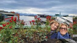 Sammen i Rosenes by: Nettverksrådgiver Bjørg Kristin Langnes og adm. dir. i NKF, Kirsti Kierulf var denne uken i Molde på nettverksmøte i byggesak. Foto: Kirsti Kierulf