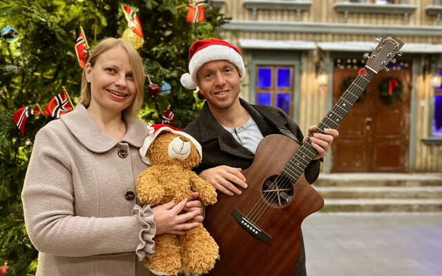 Jane og Jon Ola med nisselue i Bygda