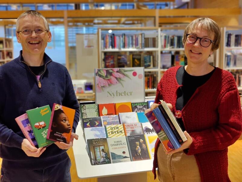 Jan Erik Sandhals og Siv Ellefsrud gir boktips.