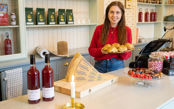 Mari Elise Harby hos Harby Landhandleri