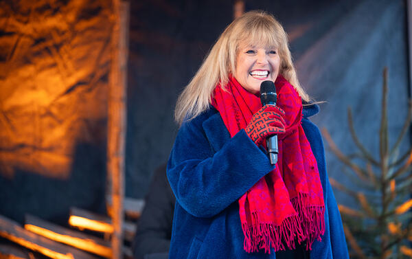 Portrett av Hanne Krogh under konsert