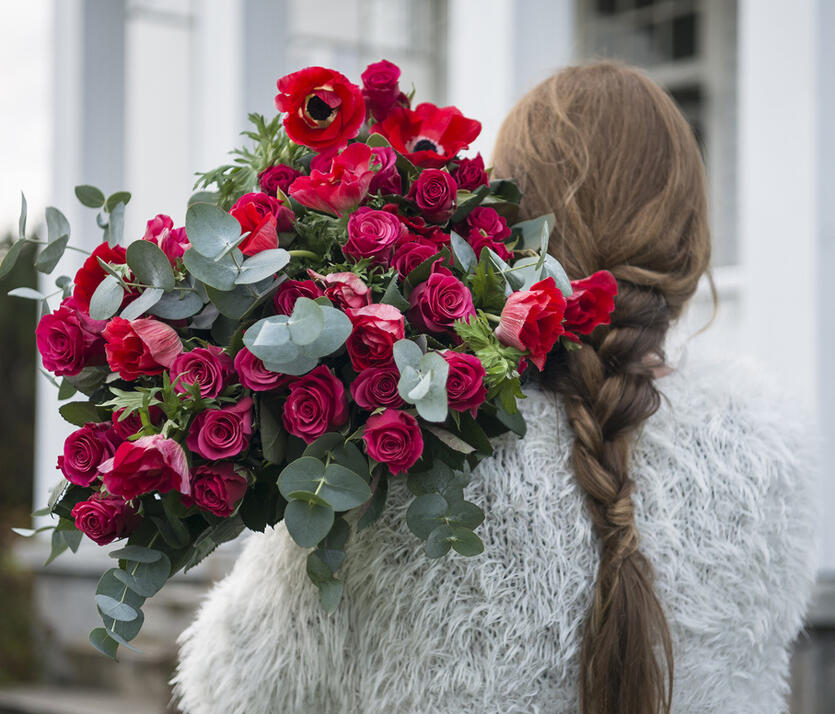 Bestill blomster<br/> rett hjem på døren